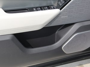 2017P380 SE R-DYNAMIC ǰTg