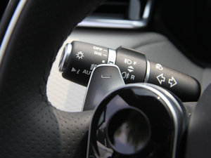 2017P380 SE R-DYNAMIC п؅^