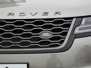 2017P380 SE R-DYNAMIC (x)(ji)^