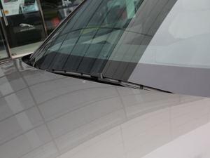 2017P380 SE R-DYNAMIC ˢ