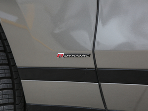 2017P380 SE R-DYNAMIC (x)(ji)^