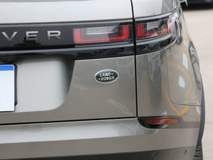 2017P380 SE R-DYNAMIC ^