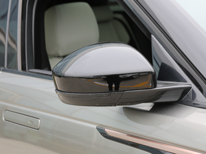 2017P380 SE R-DYNAMIC ^