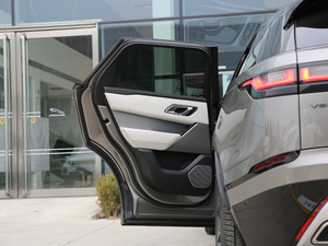 2017P380 SE R-DYNAMIC ܇T