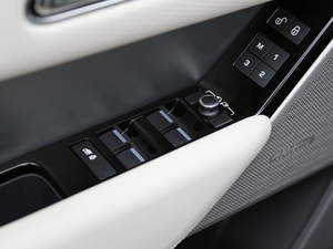 2017P380 SE R-DYNAMIC {܇ƅ^	