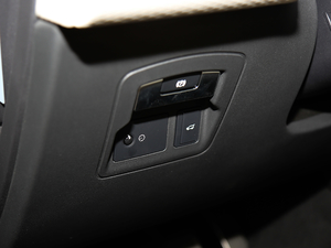 2017P380 SE R-DYNAMIC п؅^