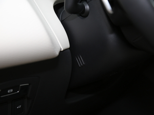 2017P380 SE R-DYNAMIC п؅^