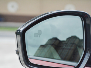 2017P380 HSE R-DYNAMIC ^