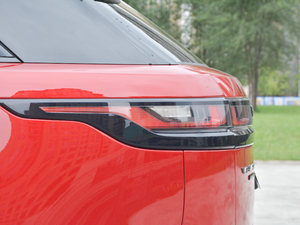 2017P380 HSE R-DYNAMIC ^