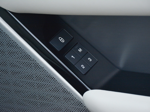 2017P380 HSE R-DYNAMIC g