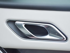 2017P380 HSE R-DYNAMIC g