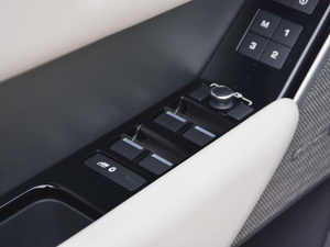 2017P380 HSE R-DYNAMIC {܇ƅ^	