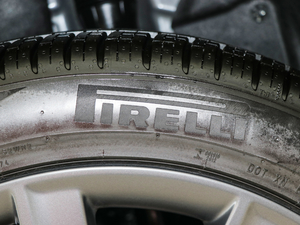 2017P380 SE R-DYNAMIC ^