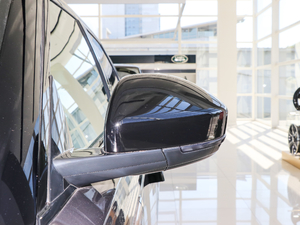 2017P380 SE R-DYNAMIC ^