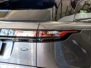 2017P380 SE R-DYNAMIC ^