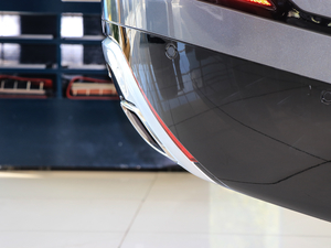 2017P380 SE R-DYNAMIC ^