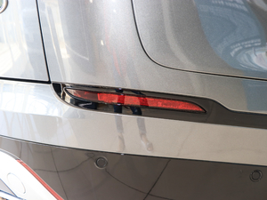 2017P380 SE R-DYNAMIC ^