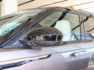 2017P380 SE R-DYNAMIC ^