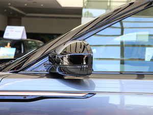 2017P380 SE R-DYNAMIC ^