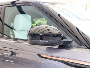 2017P380 SE R-DYNAMIC ^