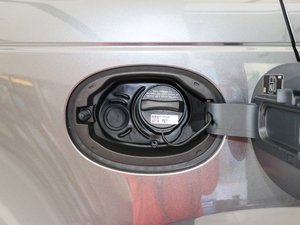 2017P380 SE R-DYNAMIC ^