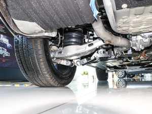 2017P380 SE R-DYNAMIC ^