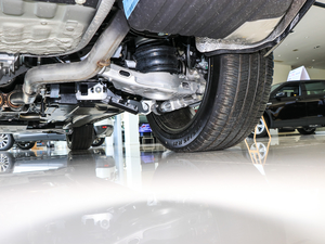 2017P380 SE R-DYNAMIC ^