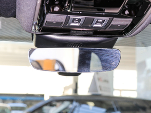 2017P380 SE R-DYNAMIC g