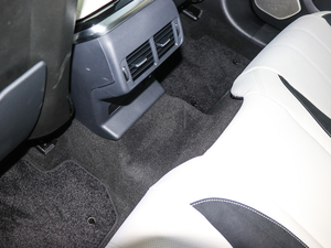 2017P380 SE R-DYNAMIC g