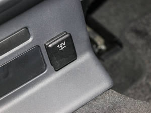 2017P380 SE R-DYNAMIC g