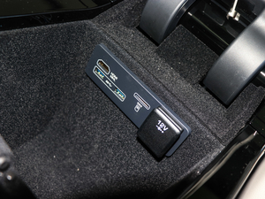 2017P380 SE R-DYNAMIC g