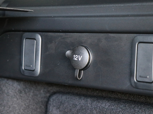 2017P380 SE R-DYNAMIC g