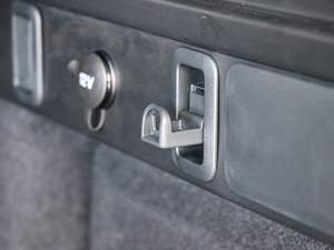 2017P380 SE R-DYNAMIC g