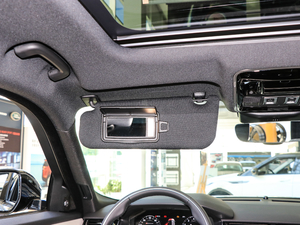 2017P380 SE R-DYNAMIC g