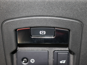 2017P380 SE R-DYNAMIC g