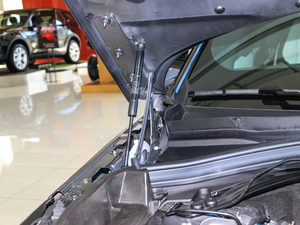 2017P380 SE R-DYNAMIC 