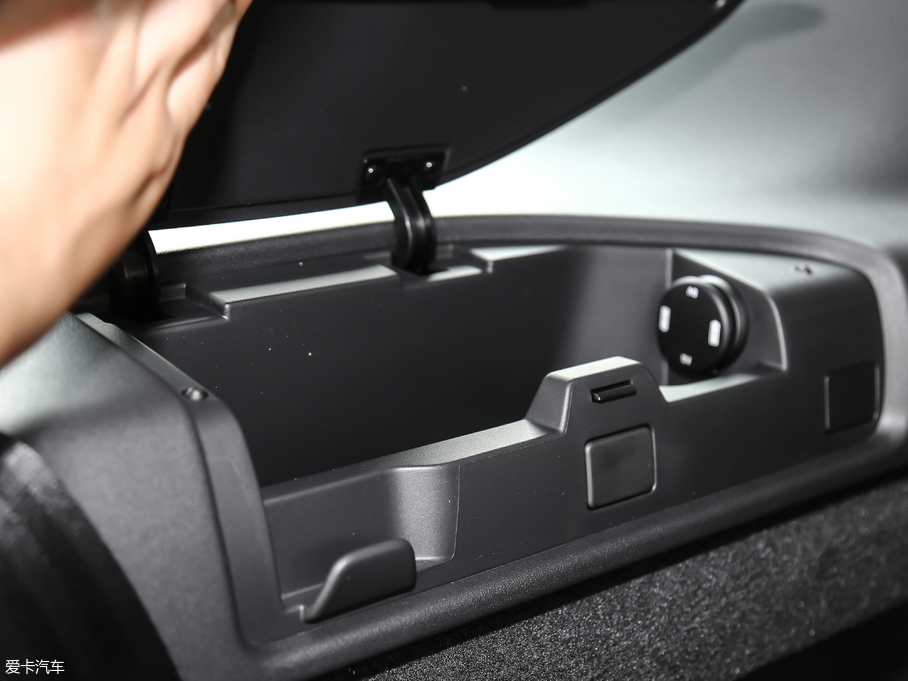 2018l(f)F(xin) 2.0T SE