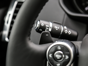 20183.0L V6 SE п؅^