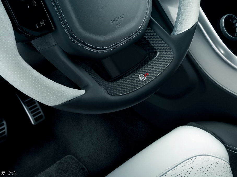 2018����\�� 5.0 V8 SVR