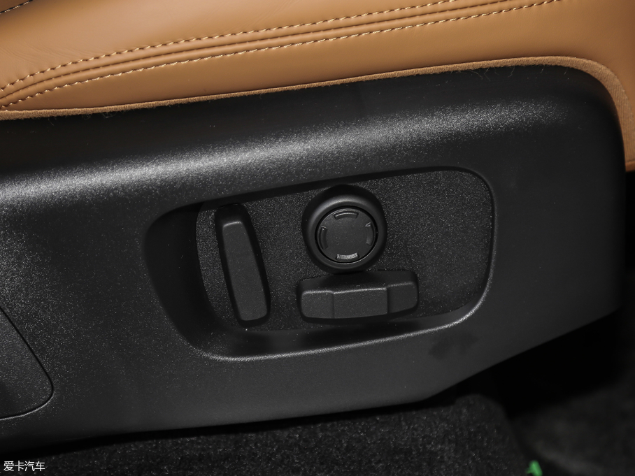 2018����\�� 3.0 V6 HSE DYNAMIC