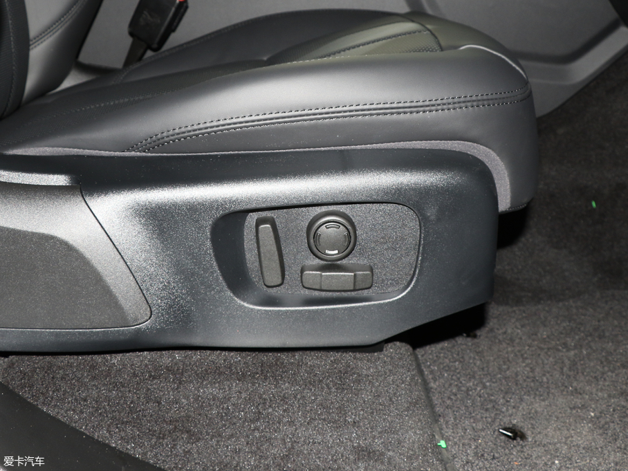 2018\ 3.0 V6 HSE DYNAMIC