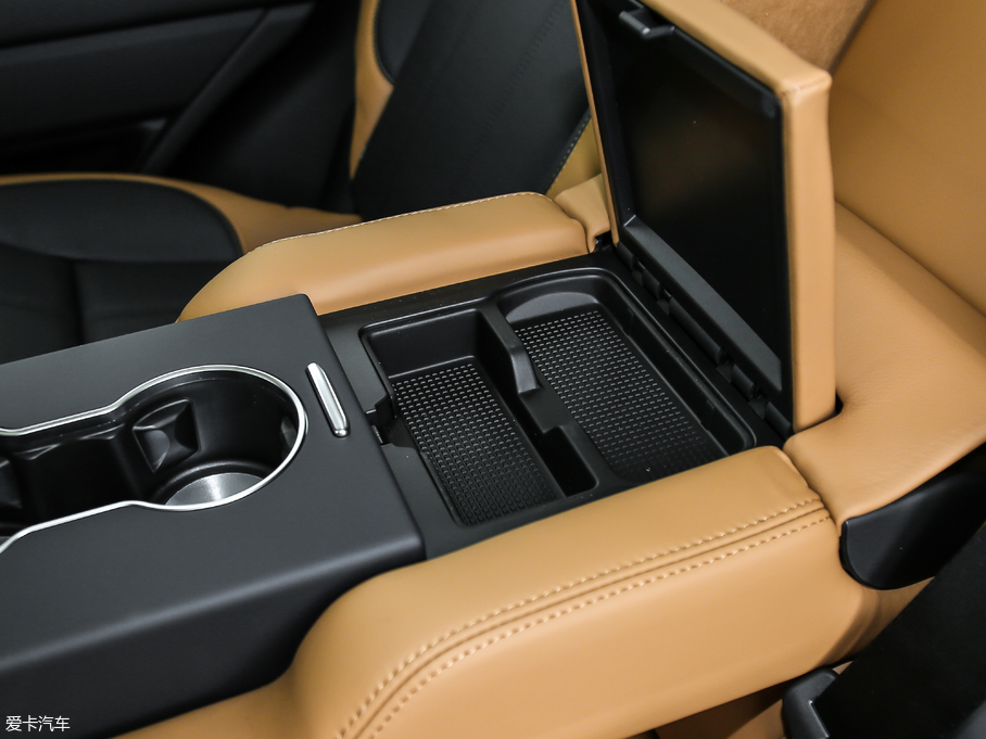 2018\(yn)(dng) 3.0 V6 hЄ(chung)DYNAMIC