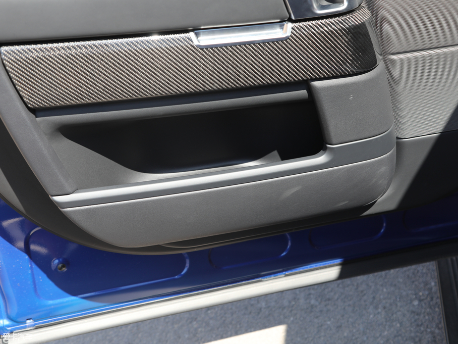 2018\(yn)(dng) 5.0 V8 SVR