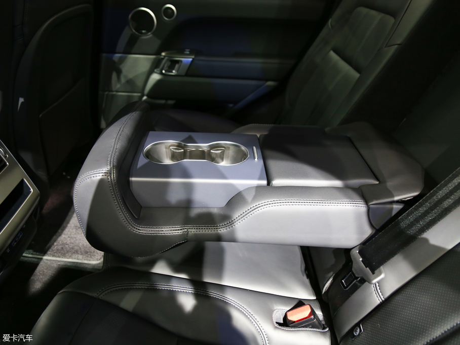 2018\Դ PHEV P400e