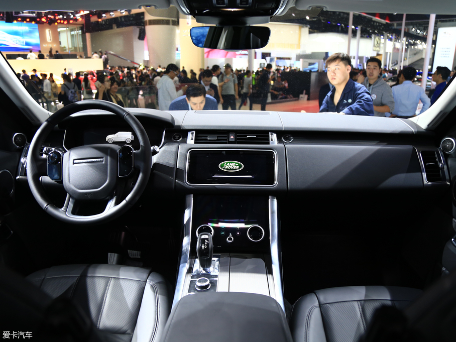 2018\Դ PHEV P400e