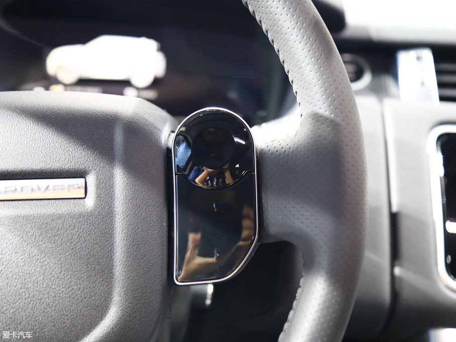 2018\Դ PHEV P400e