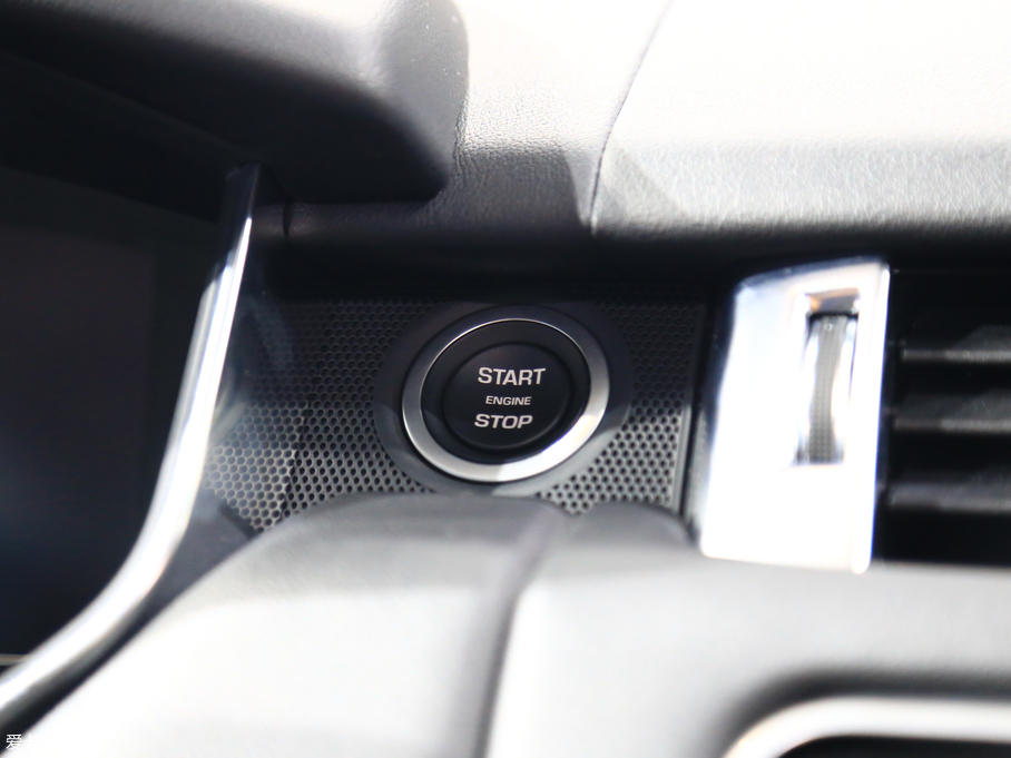 2018\Դ PHEV P400e