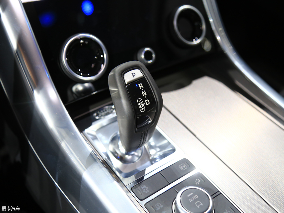 2018\Դ PHEV P400e