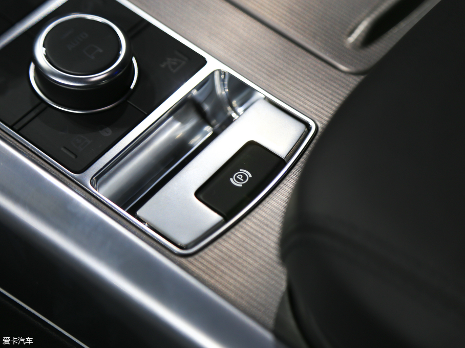 2018\Դ PHEV P400e