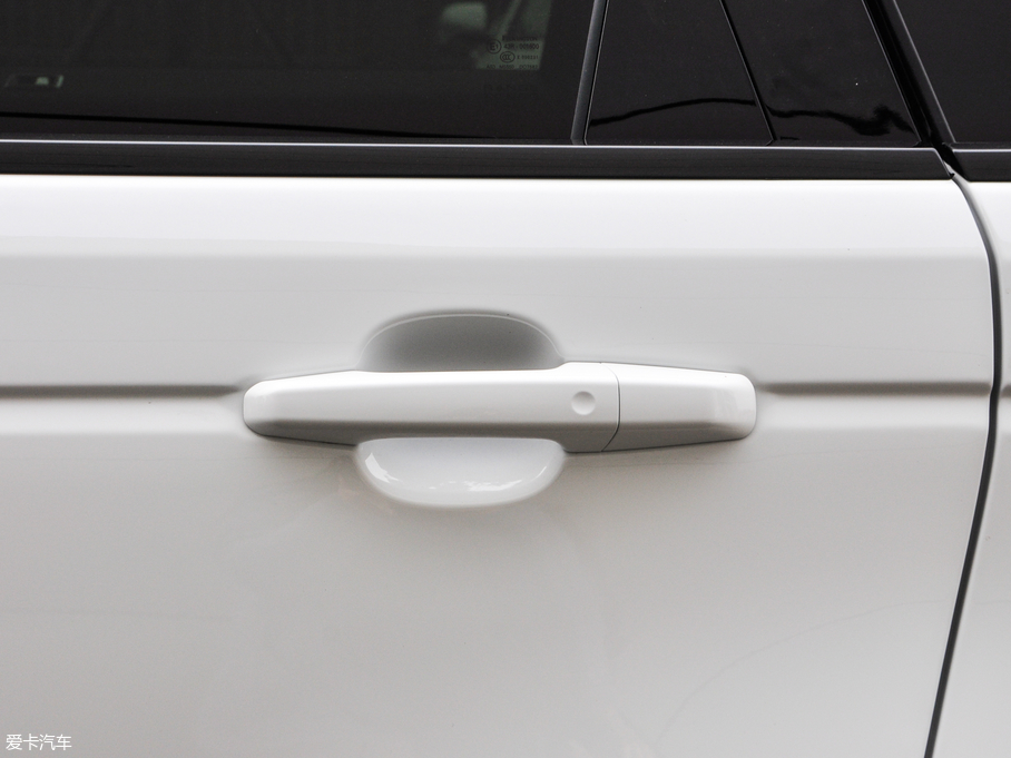 2018\Դ PHEV P400e